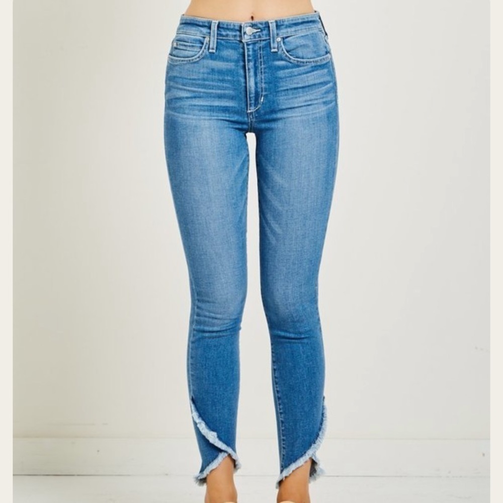 𝅺joe’s Jeans Charlie Ankle Tulip Jeans - Style Julianne Size 24
